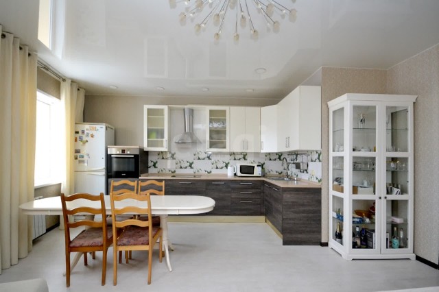 3 комн., 97 м², Монолитно-каркасный, Гимеин 5