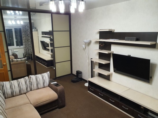 2 комн., 112 серия, Крестьянский рынок, стадион "Туймаада" 6