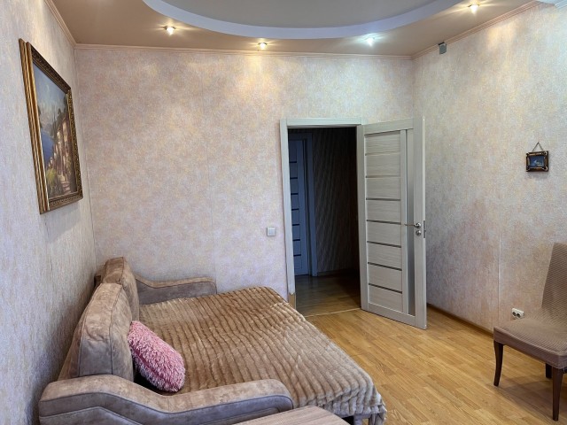 3 комн., 78 м², 112 серия, Крестьянский рынок, стадион "Туймаада" 6