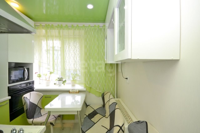 3 комн., 57 м², Хрущевка, Апельсин 10