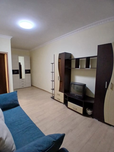 1 комн., 35 м², Блочный, Крытый рынок 3