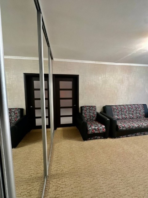 3 комн., 69 м², 112 серия, Крестьянский рынок, стадион "Туймаада" 4