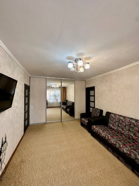 3 комн., 69 м², 112 серия, Крестьянский рынок, стадион "Туймаада" 2