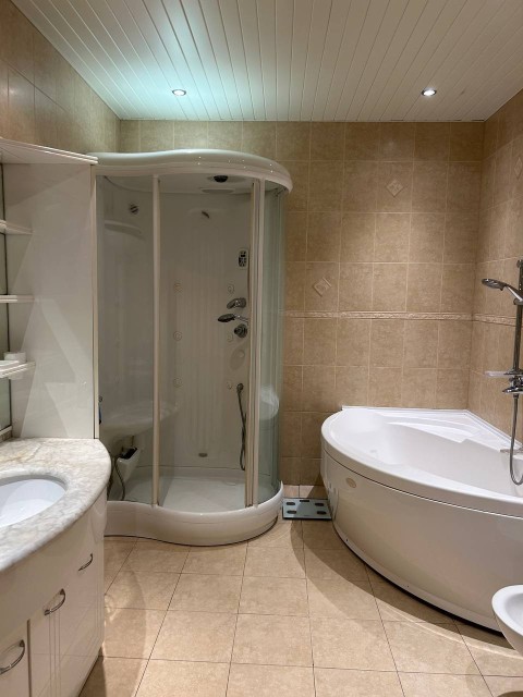 4 комн., 172 м², Блочный, Крытый рынок 17