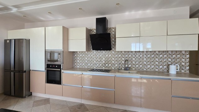 3 комн., 94 м², Блочный, Апельсин