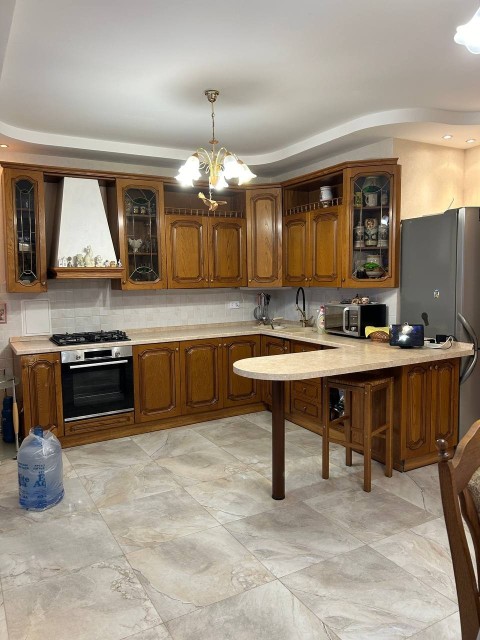 4 комн., 172 м², Блочный, Крытый рынок 8