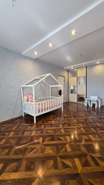 3 комн., 94 м², Блочный, Апельсин 12