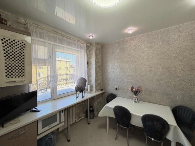 2 комн., 56 м², Блочный, 16 квартал 4