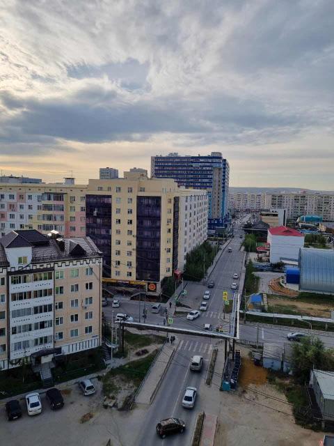 2 комн., 49 м², Инд. планировка, Сахацирк 10