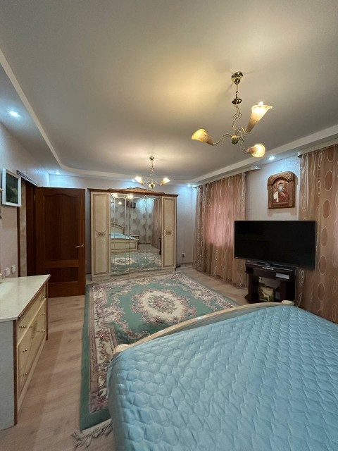 4 комн., 172 м², Блочный, Крытый рынок 5