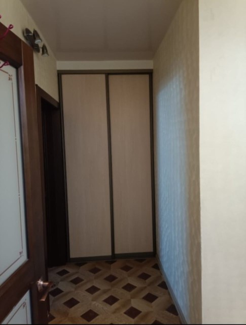 3 комн., 81 м², Блочный, Центр - район пл. Орджоникидзе 4