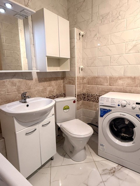 1 комн., 36 м², Монолитно-каркасный, Областная больница, рынок "Манньыаттаах" 6