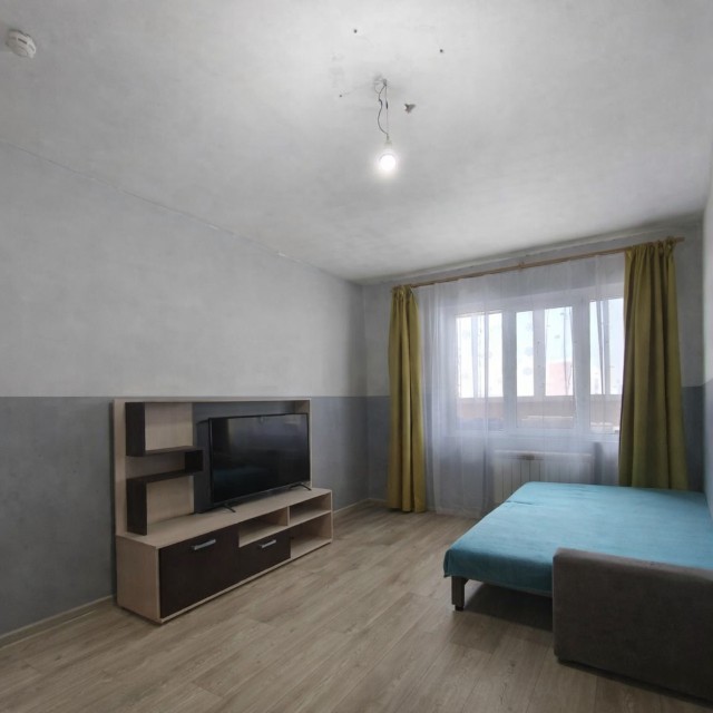 1 комн., 35 м², Блочный, Областная больница, рынок "Манньыаттаах" 4