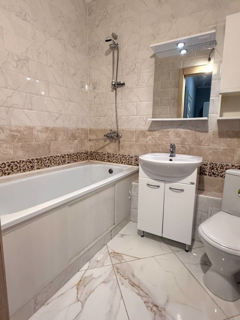 1 комн., 36 м², Монолитно-каркасный, Областная больница, рынок "Манньыаттаах" 5