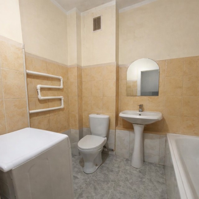 1 комн., 35 м², Блочный, Областная больница, рынок "Манньыаттаах" 7