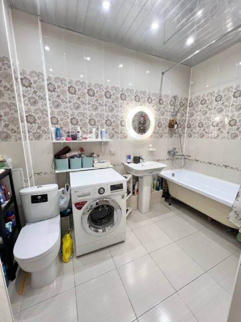 2 комн., 65 м², Монолитно-каркасный, Кинотеатр Лена 6