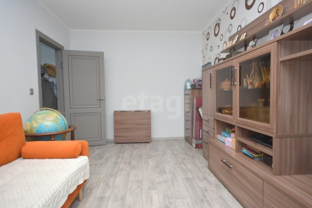 2 комн., 47 м², КПД, Дом быта 6