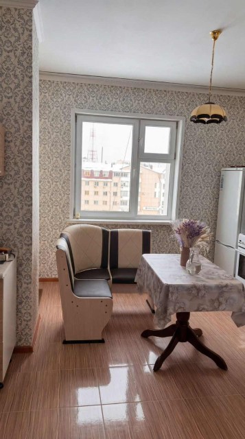 2 комн., 75 м², Монолитно-каркасный, Кинотеатр Лена 4