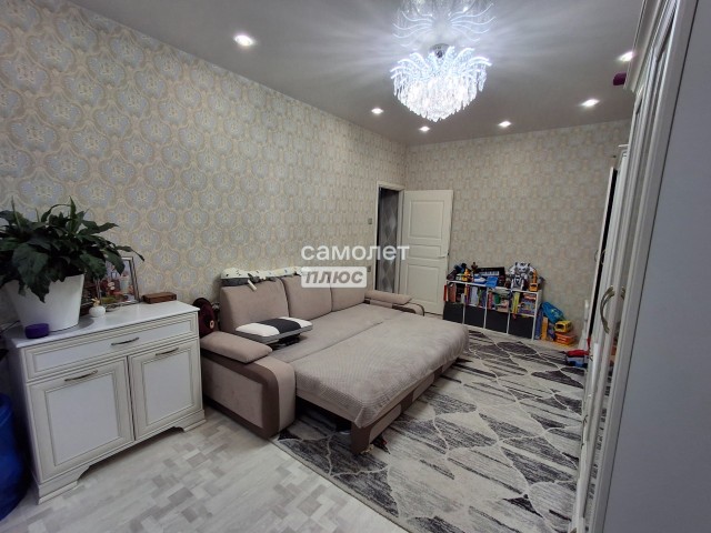 3 комн., 72 м², Блочный, Областная больница, рынок "Манньыаттаах" 6