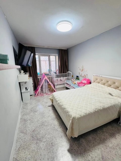 1 комн., 37 м², Монолитно-каркасный