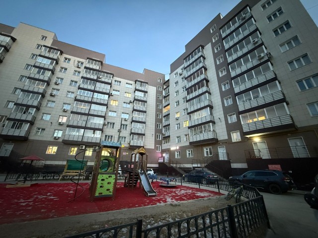 2 комн., 70 м², Блочный, Площадь Победы 16