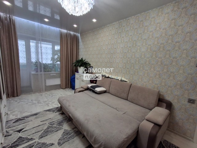 3 комн., 72 м², Блочный, Областная больница, рынок "Манньыаттаах" 9