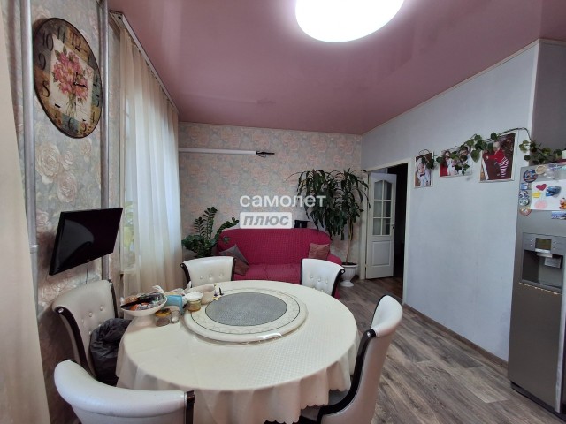 3 комн., 72 м², Блочный, Областная больница, рынок "Манньыаттаах" 3