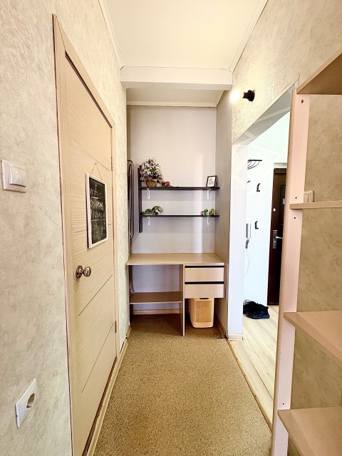 1 комн., 35 м², Инд. планировка, Областная больница, рынок "Манньыаттаах" 7