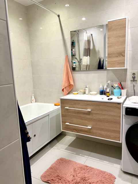 3 комн., 78 м², Блочный, Площадь Победы 4