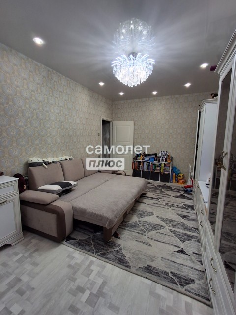 3 комн., 72 м², Блочный, Областная больница, рынок "Манньыаттаах" 2