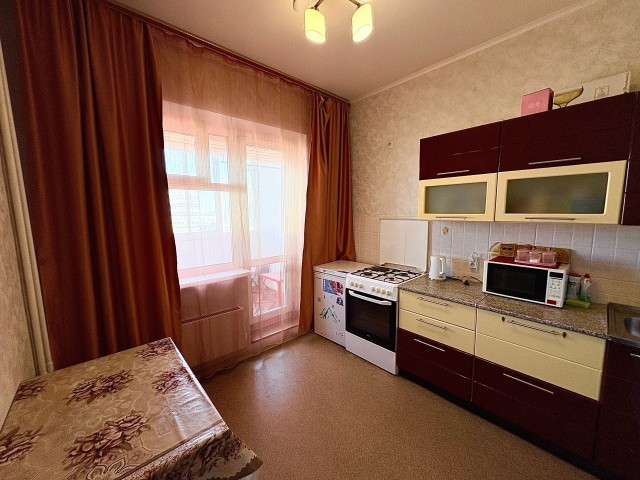 1 комн., 35 м², Инд. планировка, Областная больница, рынок "Манньыаттаах" 8