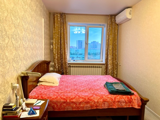 3 комн., 78 м², Блочный, Площадь Победы 2