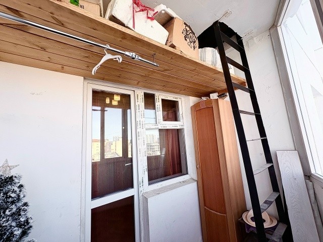 1 комн., 35 м², Инд. планировка, Областная больница, рынок "Манньыаттаах" 16