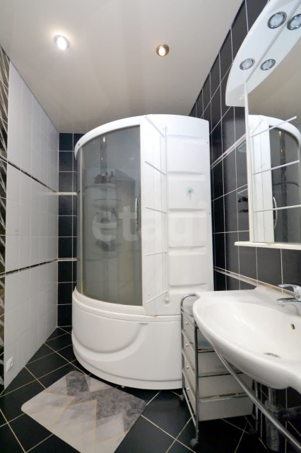 4 комн., 135 м², Инд. планировка, Дом быта 15