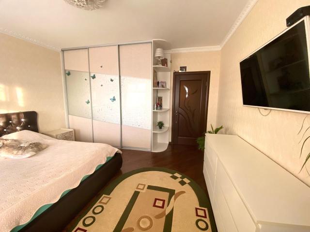 3 комн., 119 м², Инд. планировка, Центр - район пл. Орджоникидзе 6