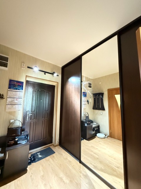 1 комн., 42 м², Монолитно-каркасный, Площадь Победы 5