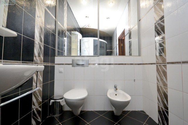 4 комн., 135 м², Инд. планировка, Дом быта 17