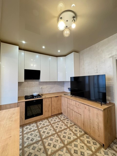 2 комн., Инд. планировка, 203 мкрн.