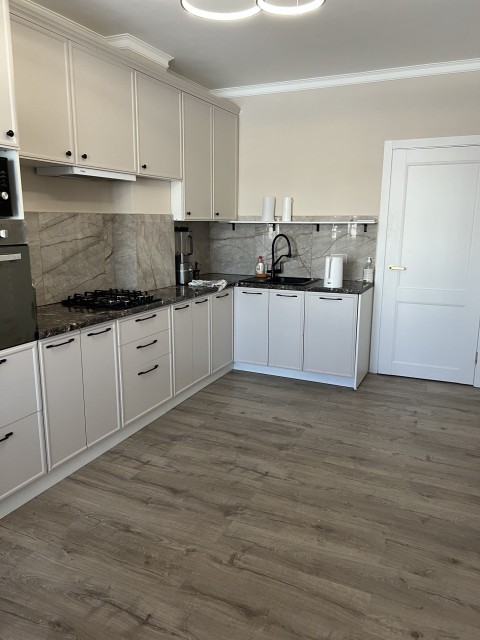 4 комн., 146 м², Блочный, Залог