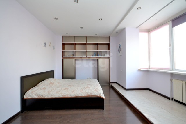 4 комн., 135 м², Инд. планировка, Дом быта 7