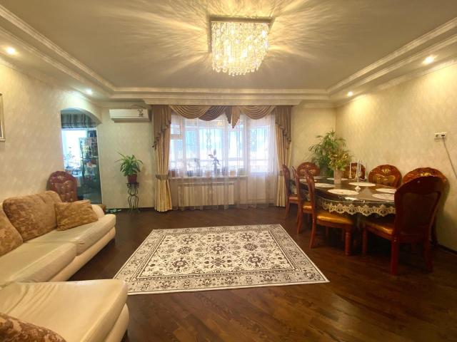 3 комн., 119 м², Инд. планировка, Центр - район пл. Орджоникидзе 2