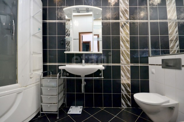 4 комн., 135 м², Инд. планировка, Дом быта 16