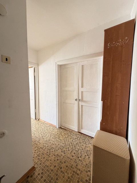 1 комн., 37 м², Блочный, Площадь Победы 5