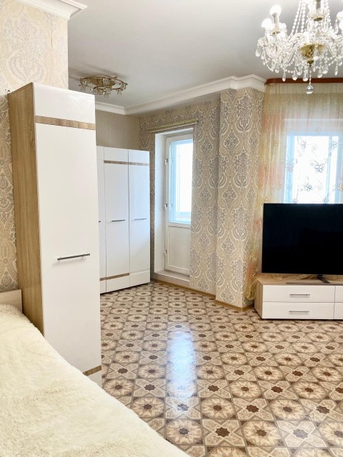 1 комн., 47 м², Инд. планировка, Центр - район пл. Орджоникидзе 5