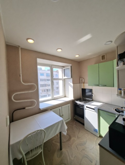 3 комн., 49 м², Хрущевка, Площадь Победы 3