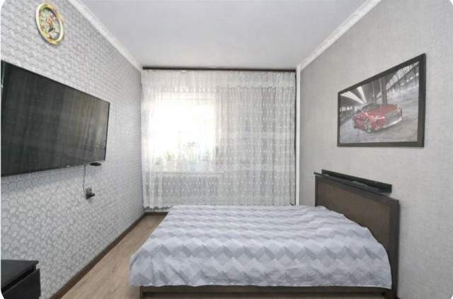 3 комн., 90 м², Монолитно-каркасный, Центр - район пл. Дружбы 8