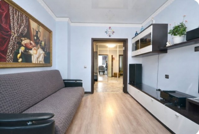 3 комн., 90 м², Монолитно-каркасный, Центр - район пл. Дружбы 4