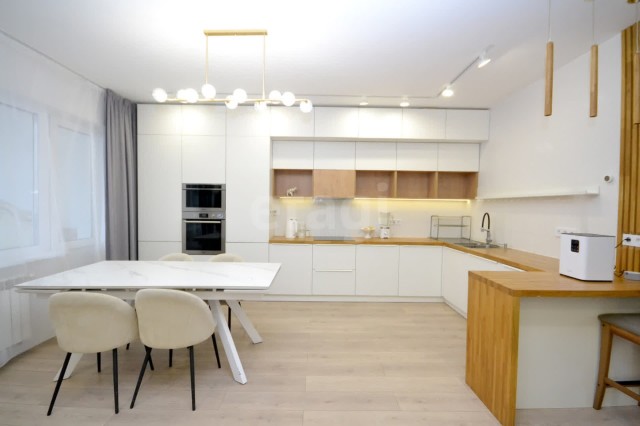 4 комн., 96 м², Монолитно-каркасный, 203 мкрн.