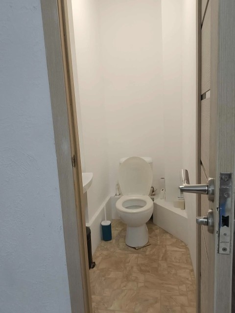 2 комн., 65 м², Блочный, Авиапорт 9