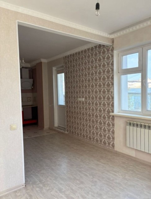 2 комн., 45 м², Блочный, Областная больница, рынок "Манньыаттаах" 2